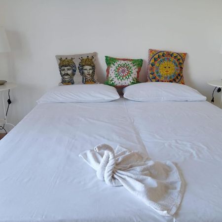 A Casa Di Alex Apartment คาตาเนีย ภายนอก รูปภาพ